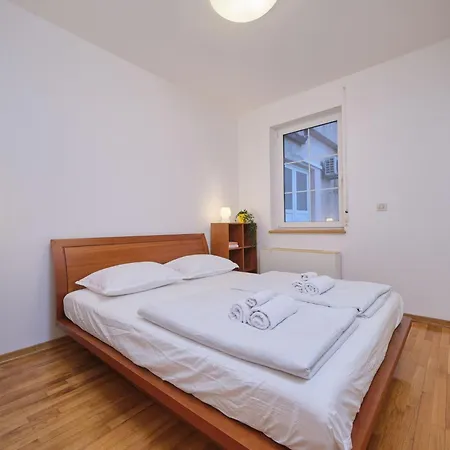 Fuer 6 Personen Ca- 120 M² In Split- Dalmatien - Gespanschaft Split-dalmatie By Interhome شقة سبليت